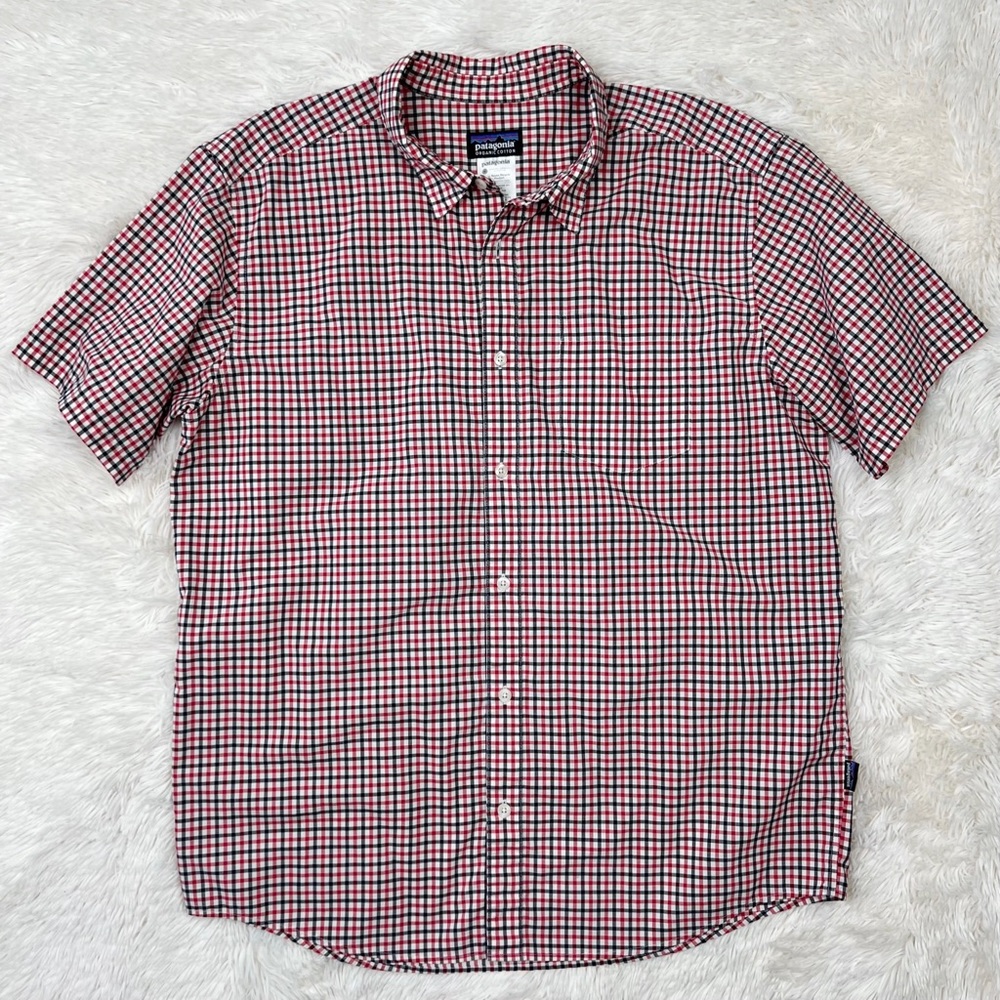 Patagonia men’s red white blue button down shirt  short sleeve Sz L ches…